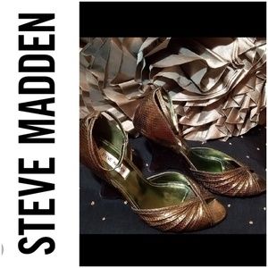 Steve Madden Metallic Heels With Peep toe Sz 8